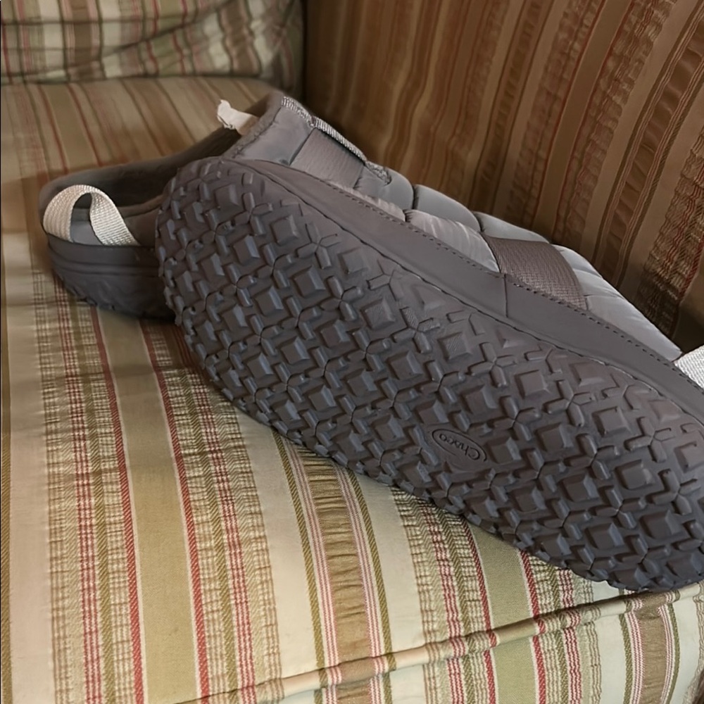 Chaco Women's Ramble Puff Clog - Ash Gray - Picture 2 of 4